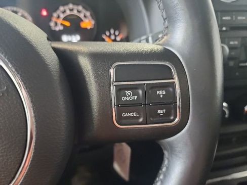 Used 2017 Jeep Patriot Latitude AWD/4WD image 26