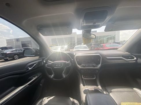 Used 2023 GMC Acadia SLT FWD image 5