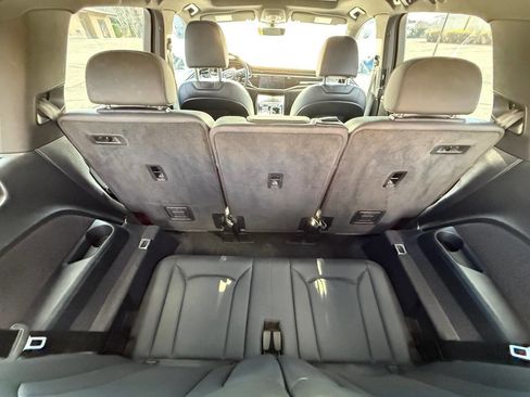 Used 2021 Audi Q7 3.0T Premium image 11