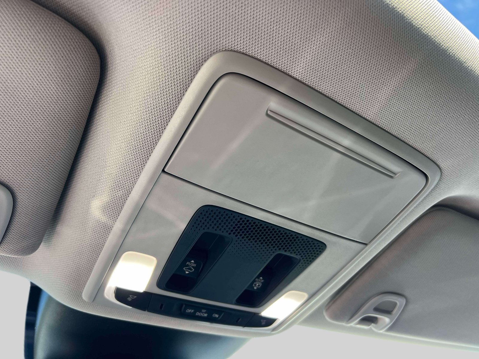Used 2024 Honda Pilot Touring image 32