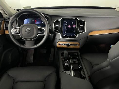 Used 2025 Volvo XC90 B6 Plus image 28