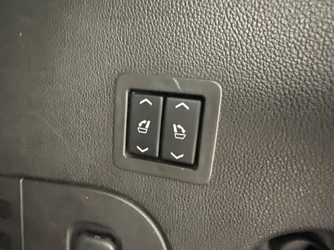 Used 2015 Cadillac Escalade 4WD image 9