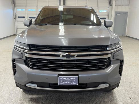 Used 2022 Chevrolet Suburban LT AWD/4WD image 7