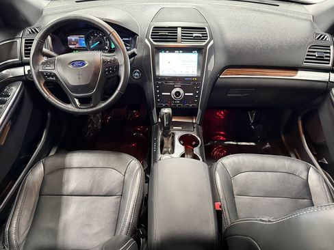 Used 2018 Ford Explorer Limited AWD/4WD image 11