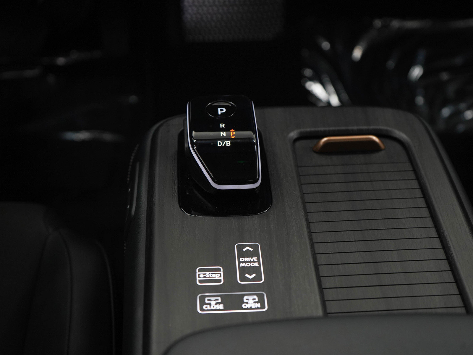 Used 2024 Nissan Ariya AWD image 21