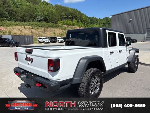 Used 2023 Jeep Gladiator Rubicon AWD/4WD image 4