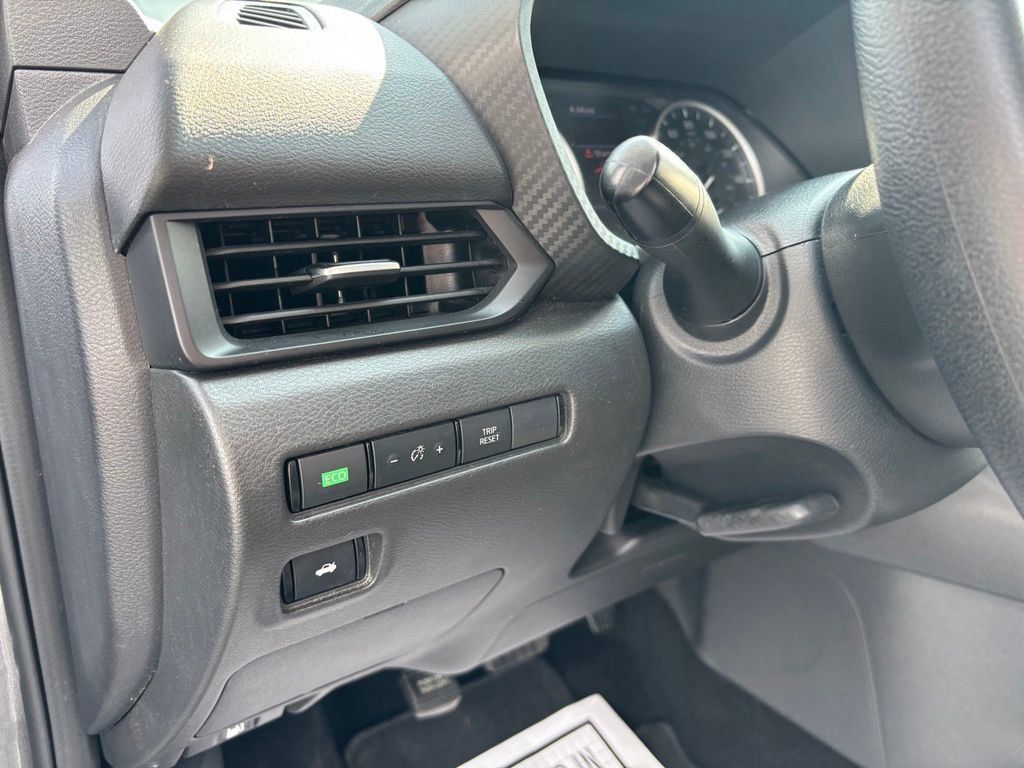 Used 2025 Nissan Sentra S FWD image 14