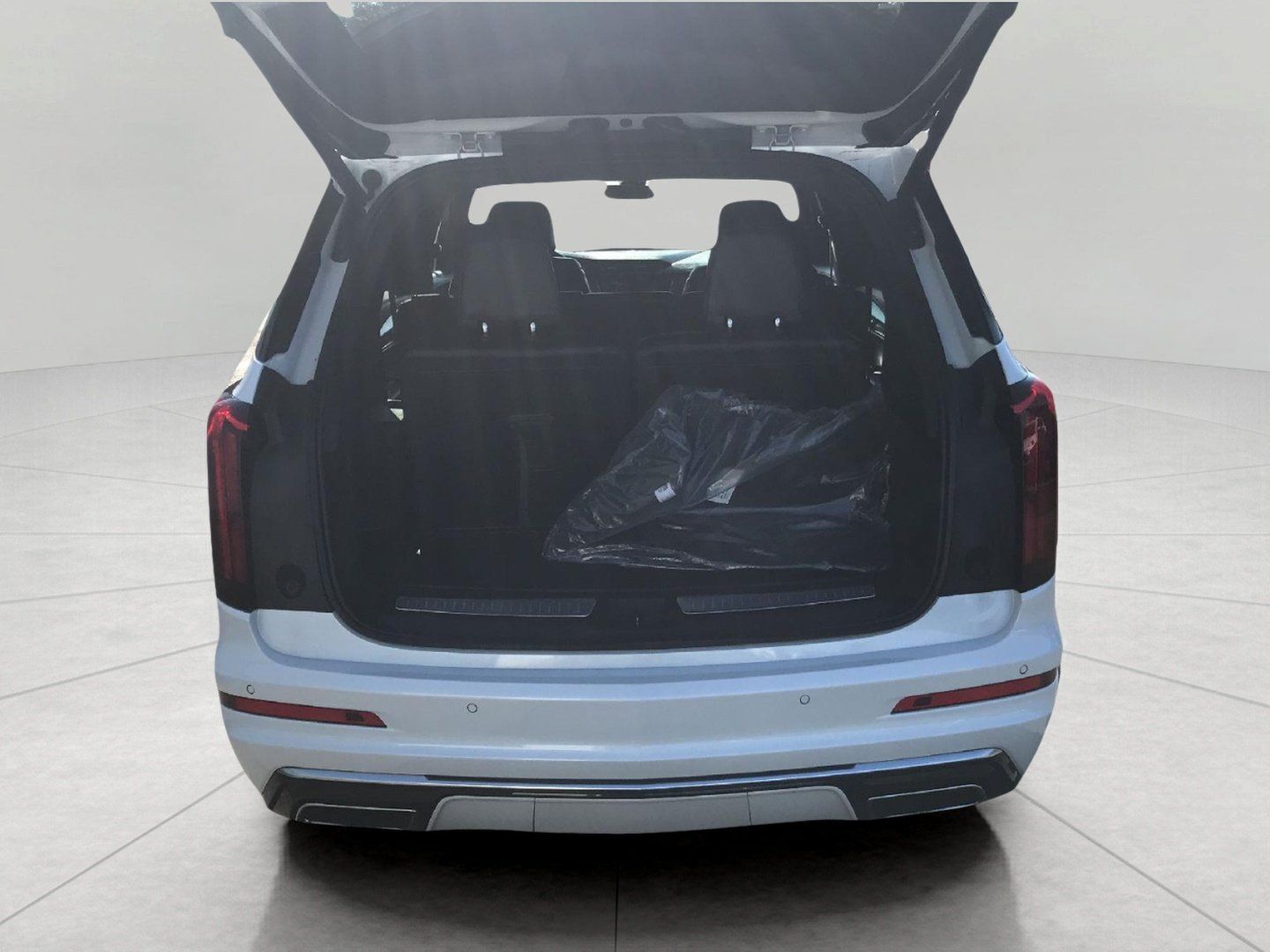 Certified 2024 Cadillac XT6 Luxury w/ LPO, Floor Liner Package AWD/4WD image 9
