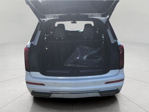 Certified 2024 Cadillac XT6 Luxury w/ LPO, Floor Liner Package AWD/4WD image 9