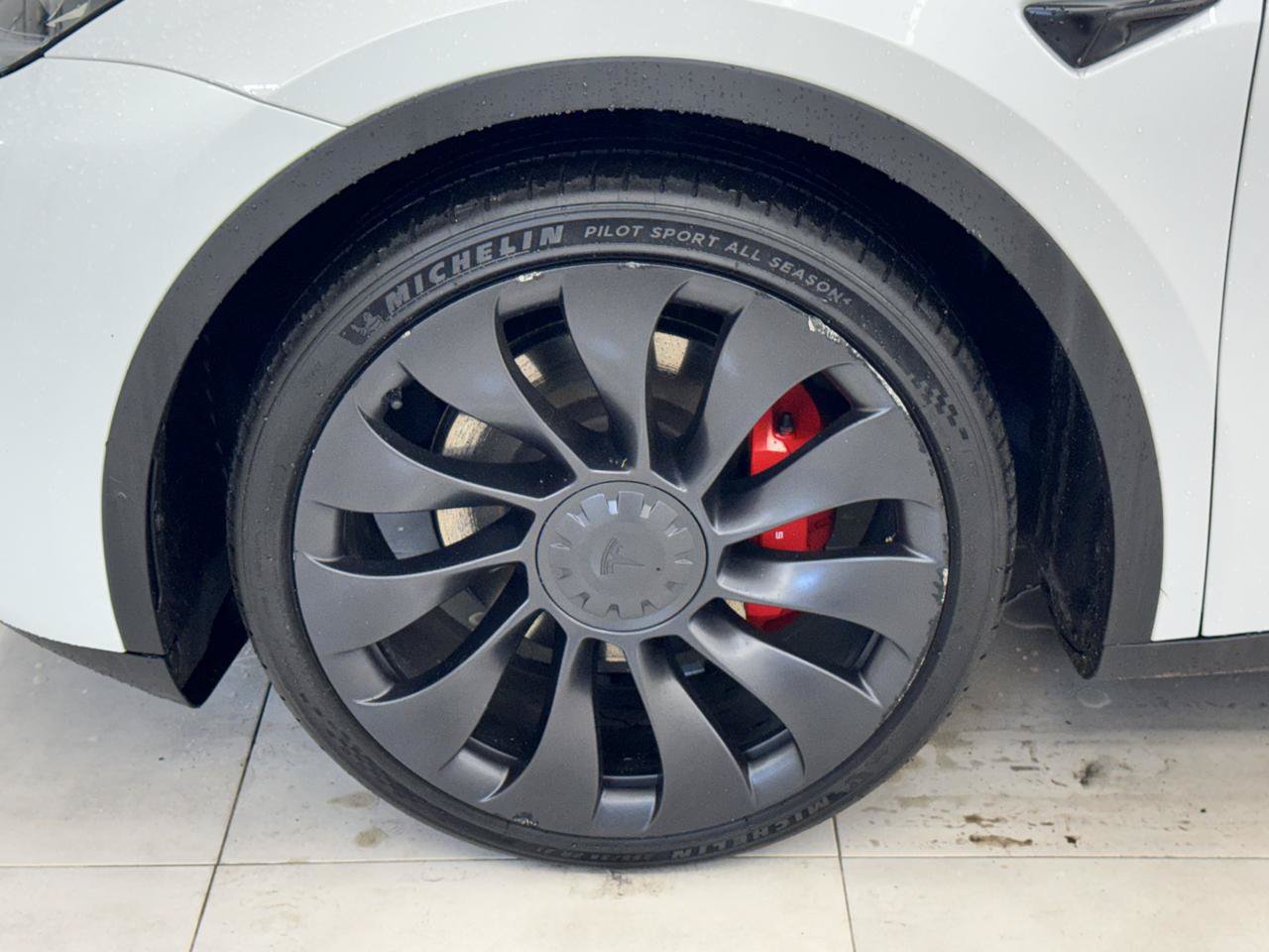Used 2023 Tesla Model Y Performance AWD/4WD image 43