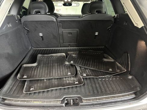Certified 2023 Volvo XC60 B5 Plus w/ Protection Package Premier AWD/4WD image 16