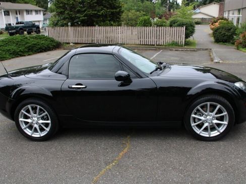 Used 2012 MAZDA MX-5 Miata Grand Touring RWD image 11