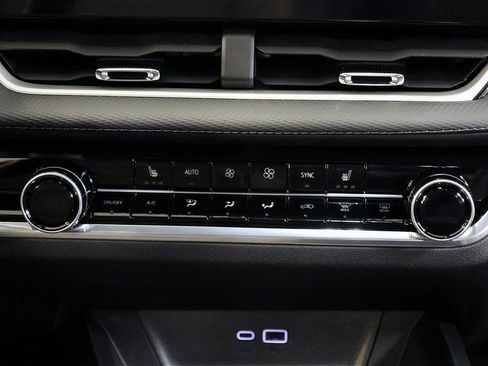 New 2026 Chevrolet Equinox LT w/ Convenience Package II FWD image 12
