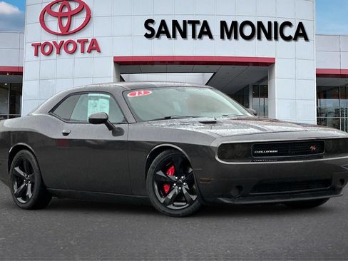 Used 2013 Dodge Challenger R/T w/ Blacktop Pkg RWD image 1