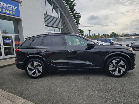 Used 2025 Audi Q6 e-tron Prestige w/ 20" Wheel Package image 9