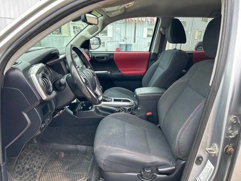 Used 2019 Toyota Tacoma SR5 image 12