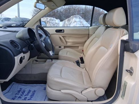 Used 2008 Volkswagen Beetle S w/ Cold Weather Pkg image 8