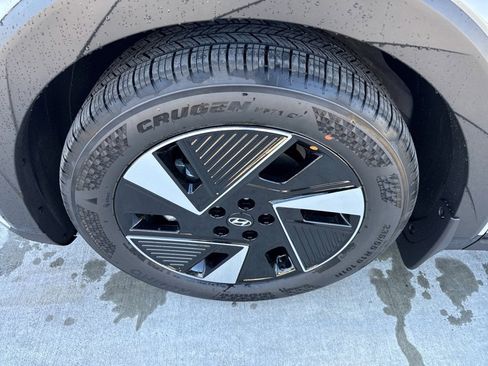 New 2026 Hyundai Ioniq 5 SE image 18