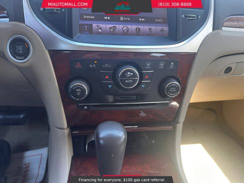 Used 2011 Chrysler 300 Limited w/ Luxury Group RWD image 11