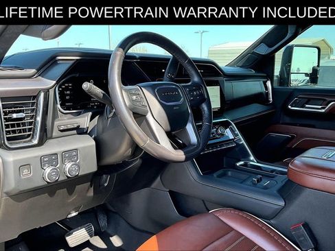 Used 2024 GMC Sierra 2500 Denali Ultimate image 17