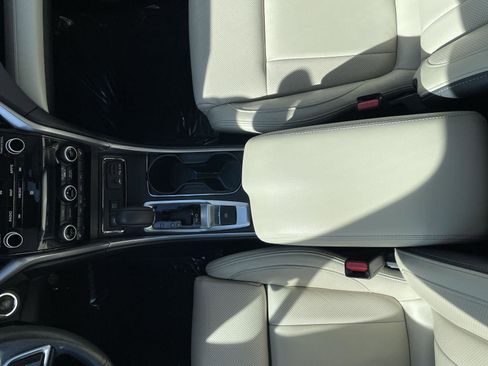 Used 2022 Subaru Ascent Limited w/ Technology Package image 25