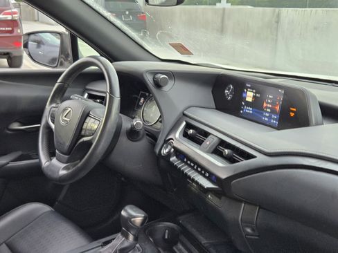 Used 2020 Lexus UX 200 w/ Accessory Package 2 FWD image 29
