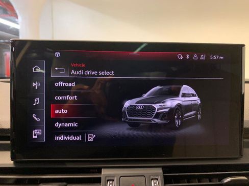 Used 2023 Audi Q5 2.0T Premium w/ Convenience Package image 29