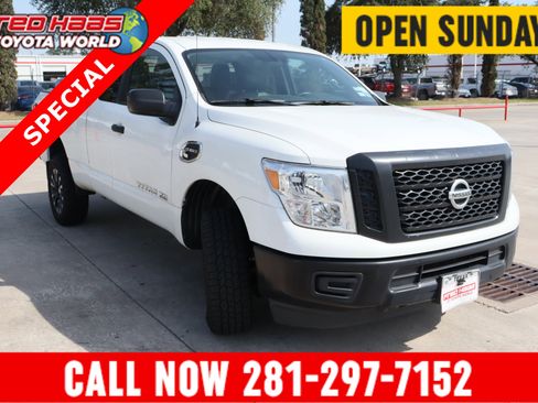 Used 2018 Nissan Titan S image 1