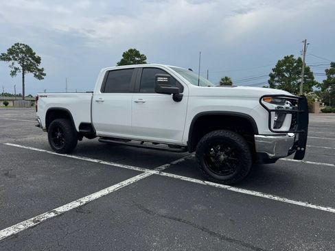 Used 2020 Chevrolet Silverado 2500 LT w/ Texas Edition AWD/4WD image 4