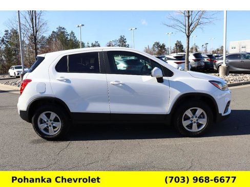 Used 2022 Chevrolet Trax LS w/ Tint and Cruise Package image 8