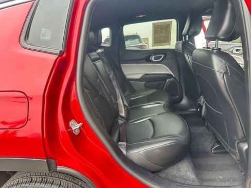 Used 2025 Jeep Compass Limited image 39