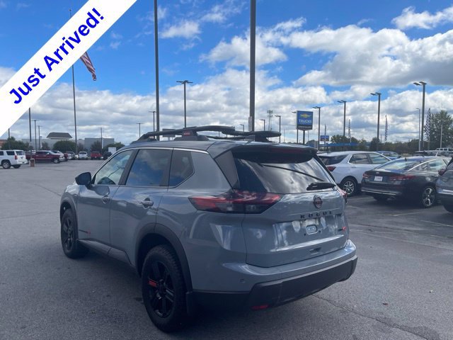 Used 2025 Nissan Rogue SV AWD/4WD image 9
