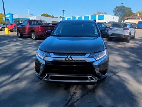 Used 2020 Mitsubishi Outlander ES image 51