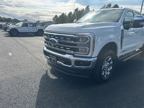 New 2026 Ford F250 Lariat w/ Lariat Premium Package image 10