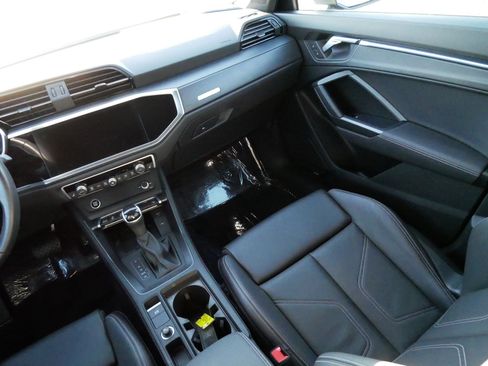 Used 2023 Audi Q3 2.0T Premium Plus w/ Premium Plus Package image 11