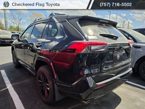 Used 2021 Toyota RAV4 SE w/ Weather & Moonroof Package image 4