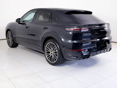 Certified 2023 Porsche Cayenne S AWD/4WD image 3