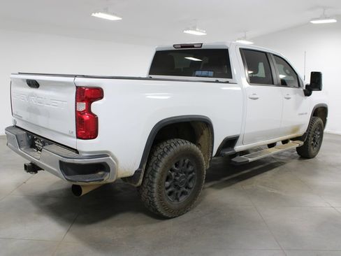 Used 2022 Chevrolet Silverado 2500 LT w/ Convenience Package image 9