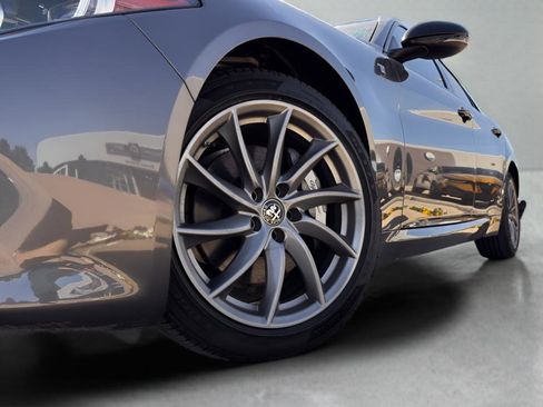 Used 2024 Alfa Romeo Giulia Ti image 8