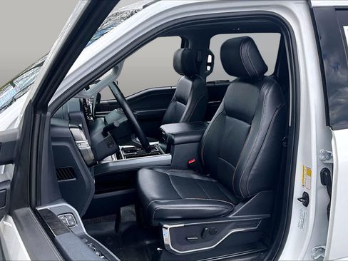 Used 2023 Ford F250 Lariat w/ Lariat Ultimate Package AWD/4WD image 9