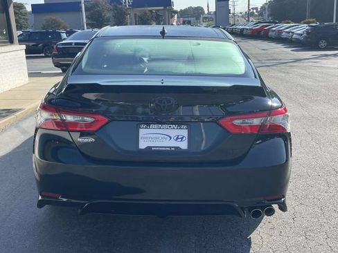 Used 2019 Toyota Camry SE FWD image 5