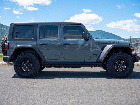 Used 2024 Jeep Wrangler Unlimited Sport AWD/4WD image 4