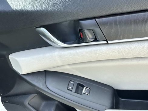 Used 2020 Honda Accord Touring image 20
