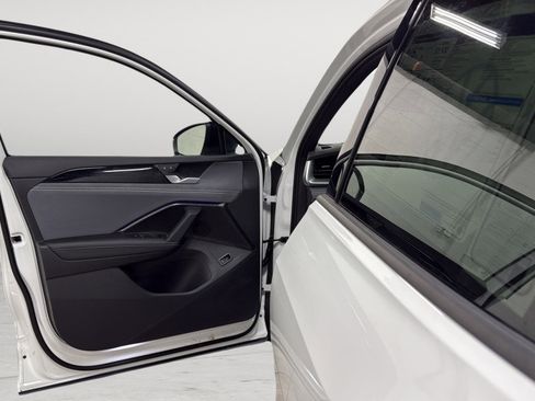 New 2026 Volkswagen Tiguan SE R-Line AWD/4WD image 14