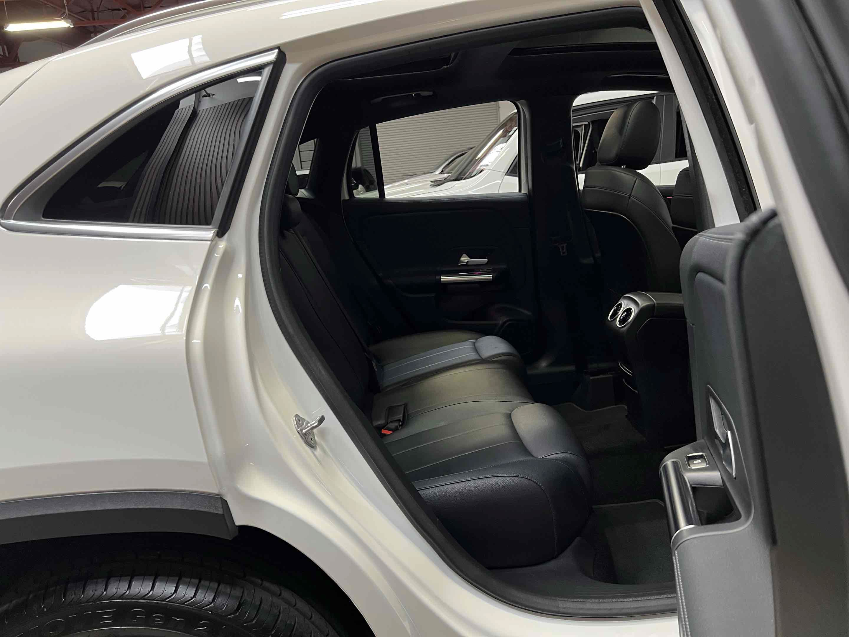Used 2021 Mercedes-Benz GLA 250 4MATIC w/ Premium Package image 41