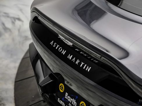 Used 2023 Aston Martin V12 Vantage RWD image 19
