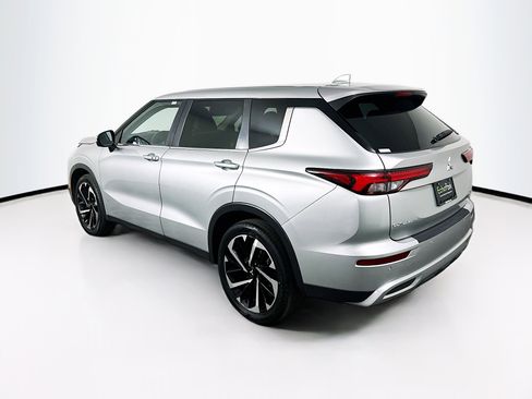 Used 2024 Mitsubishi Outlander SE image 5