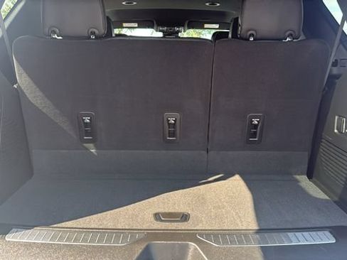 Used 2025 Chevrolet Tahoe Premier RWD image 11