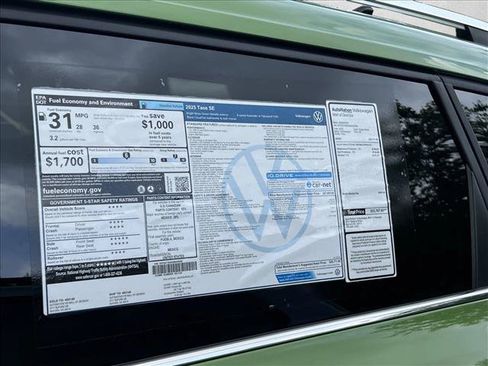 Used 2025 Volkswagen Taos SE FWD image 18