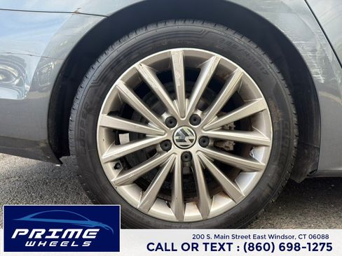 Used 2015 Volkswagen Jetta Sport FWD image 24